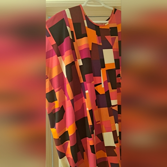 Calvin Klein - Picture 2 of 4